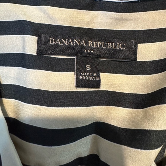 Banana Republic Black and White Striped Blouse - Picture 4 of 4